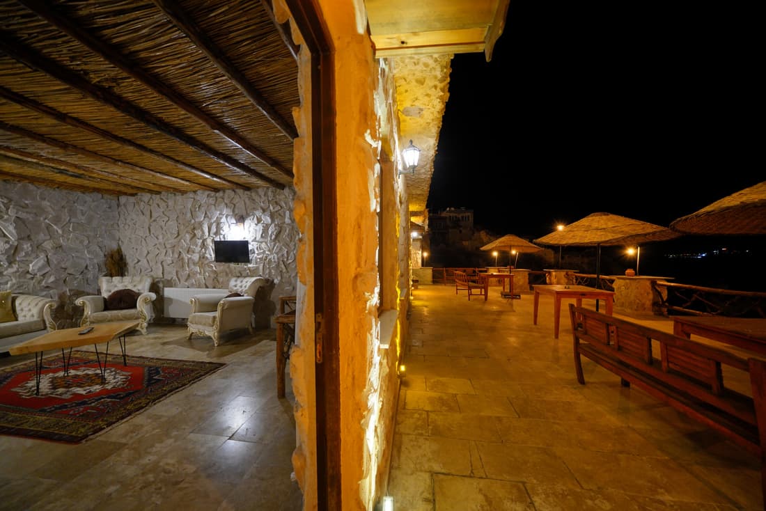 Nar Cave House