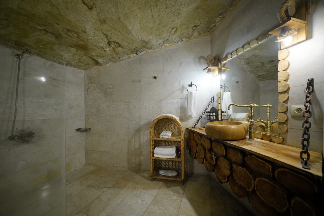 Nar Cave House