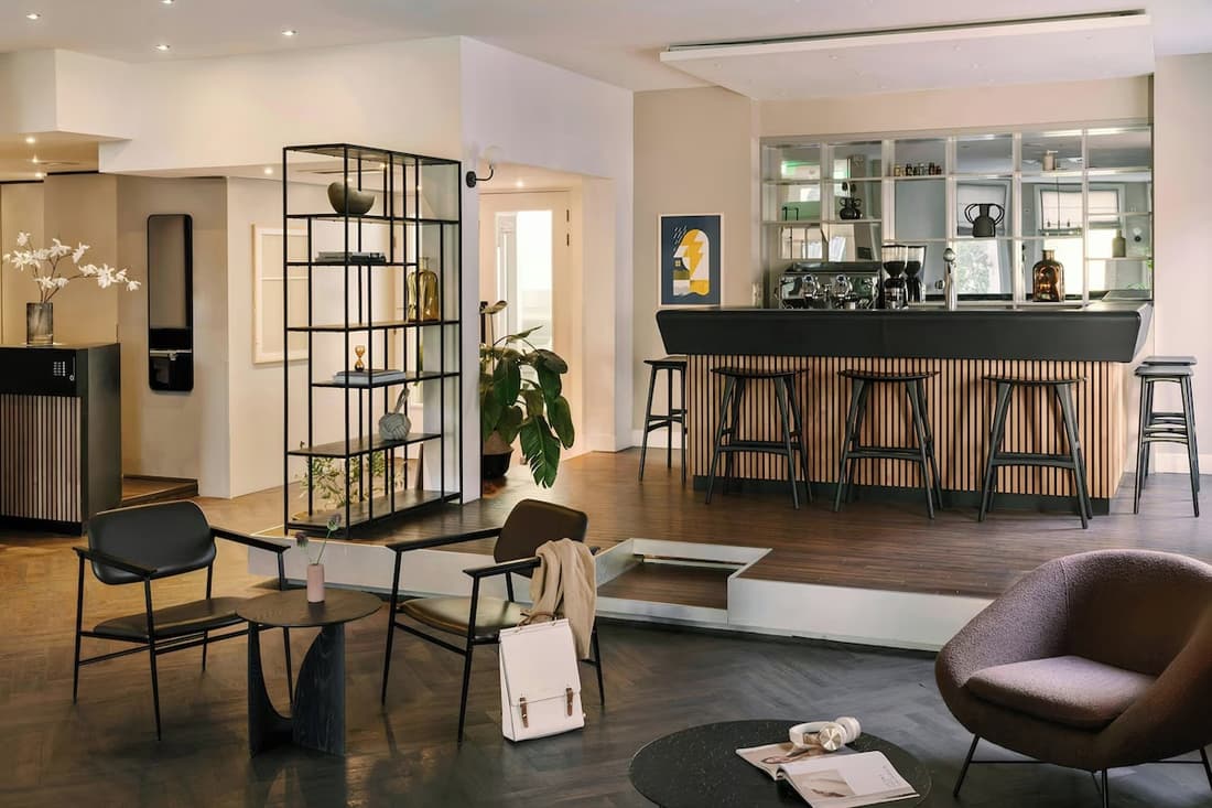 S&A VONDEL PARK HOTEL