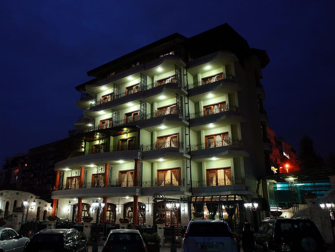 Dinasty Hotel Rezidence