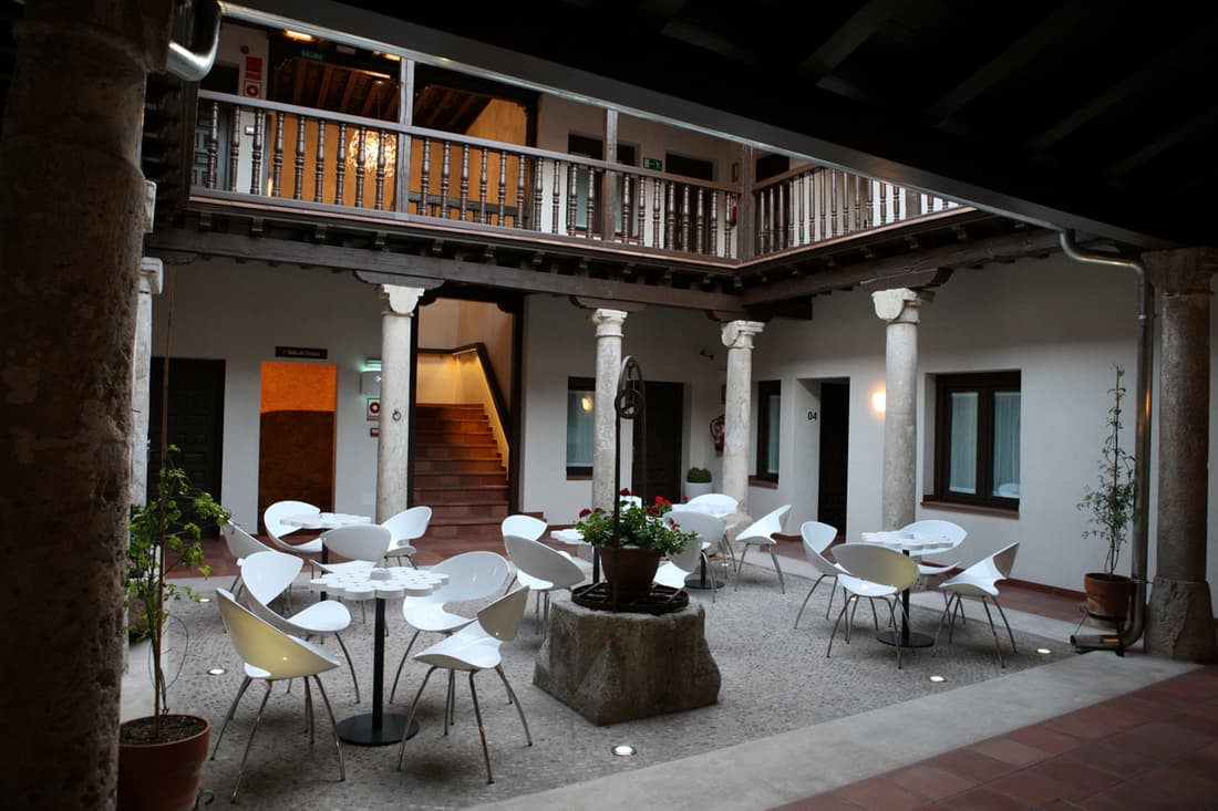 Evenia Alcala Boutique