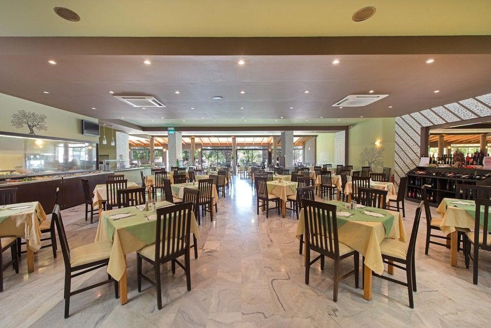 Delfinia resort