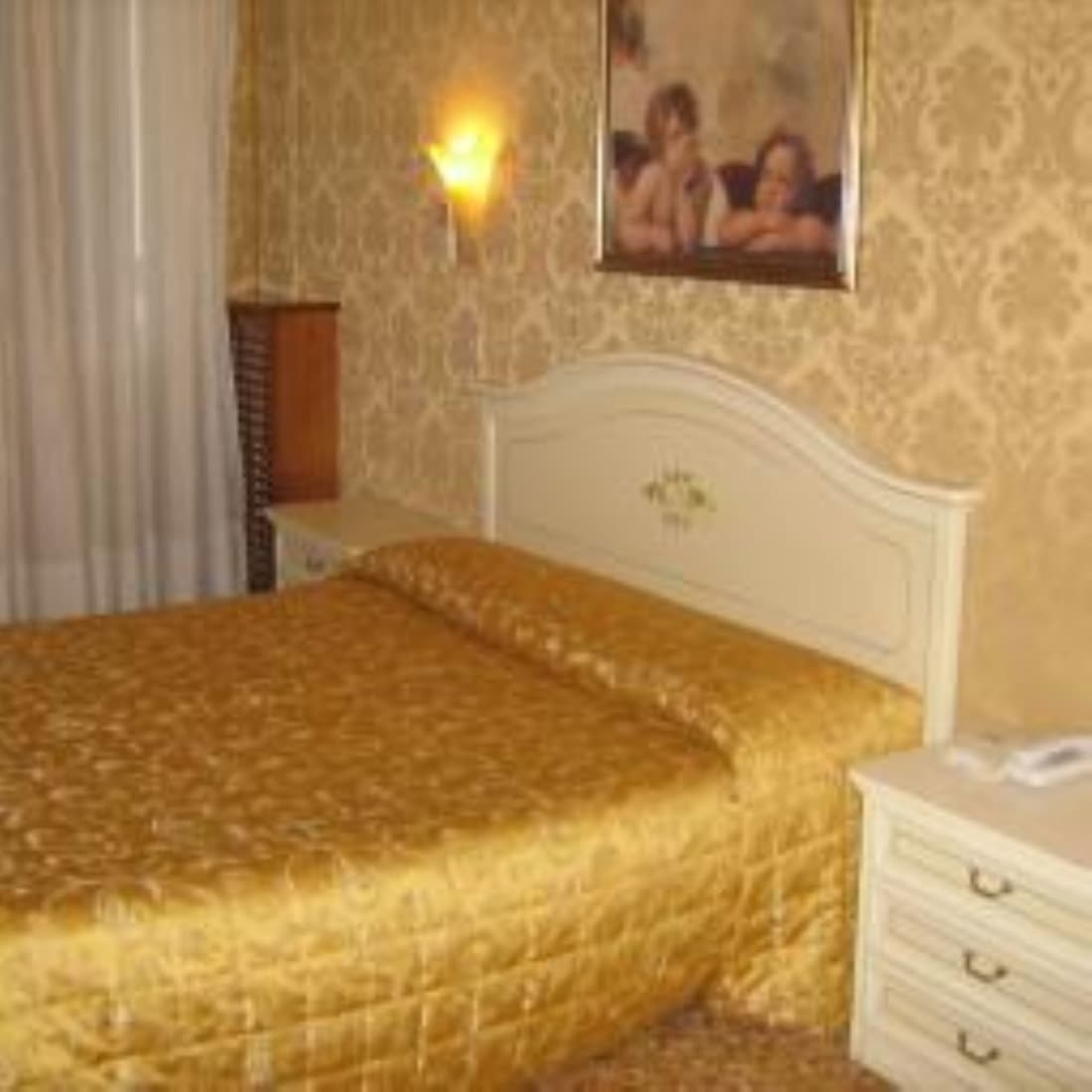Hotel Airone
