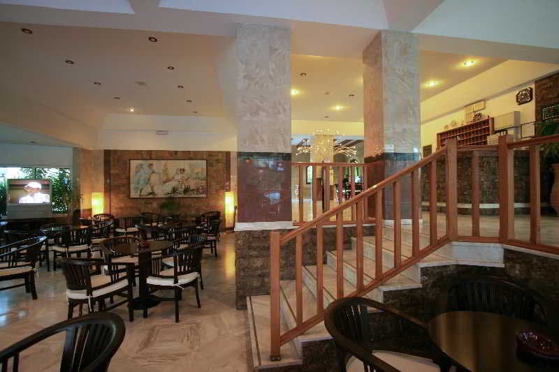 Kassandra  Family Aparthotel and SPA