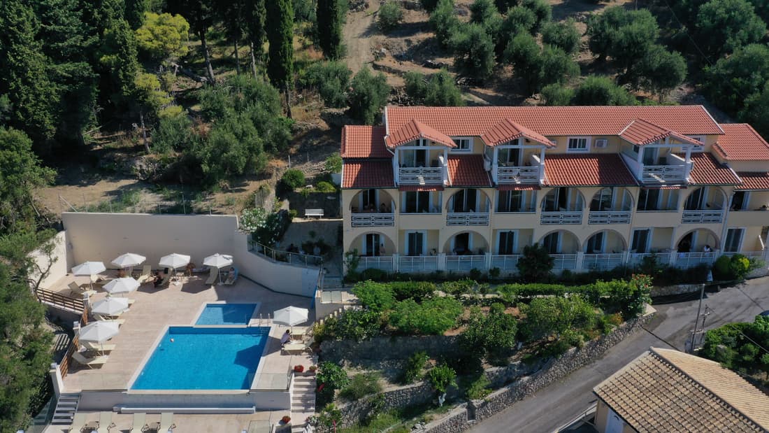 Mazis Apartments