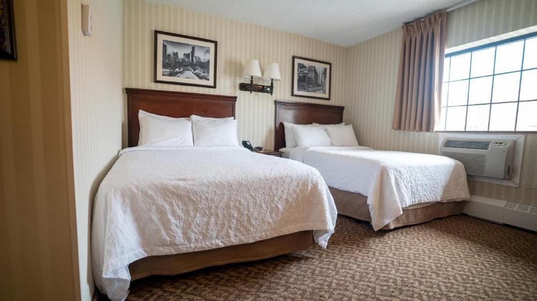 The Holland Hotel