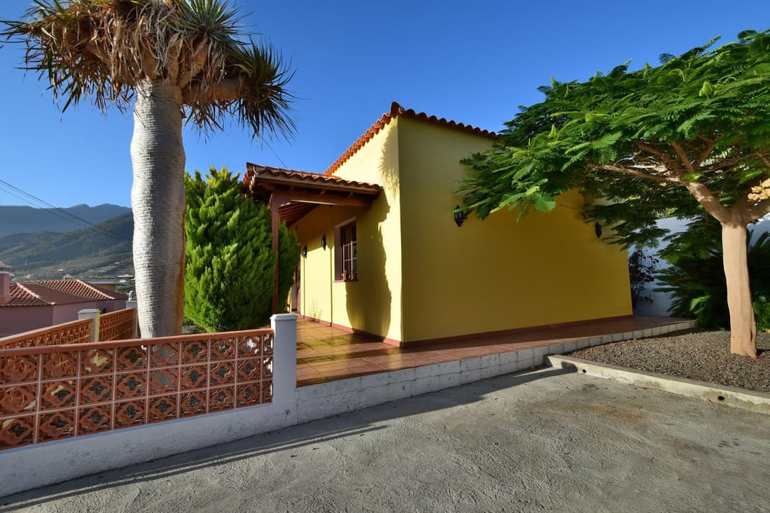 Casas Rurales Tola