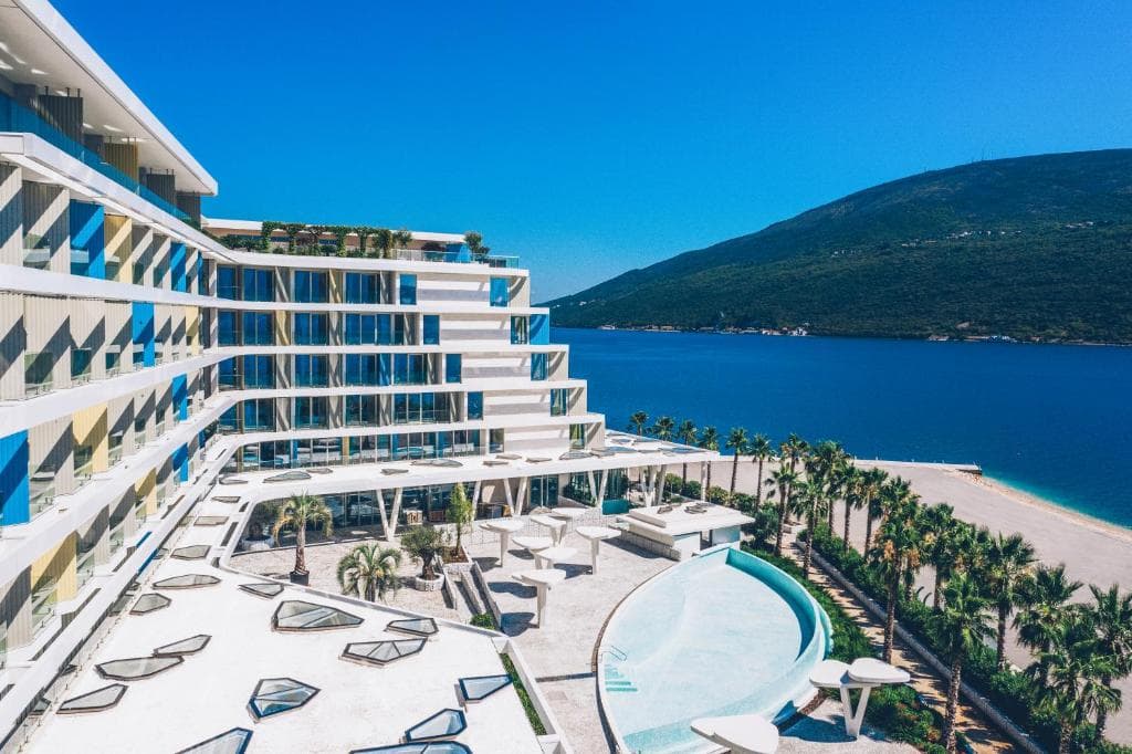 Carine Hotel Kumbor Superior 4*