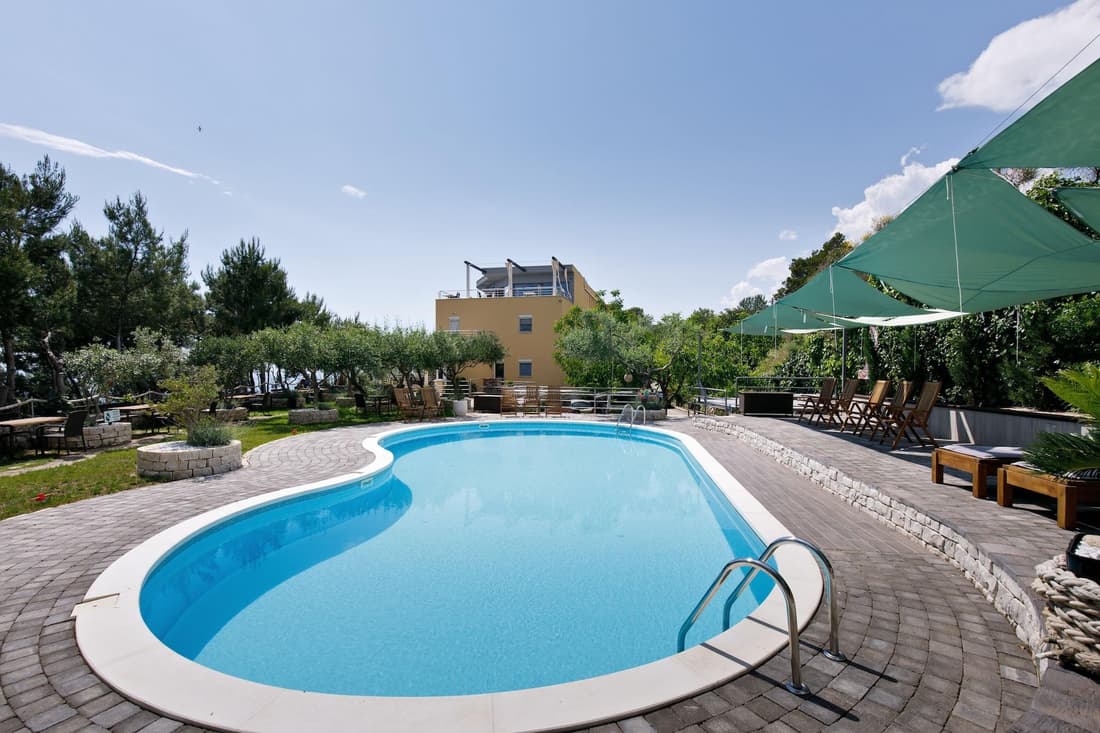 Ark Beach Hotel