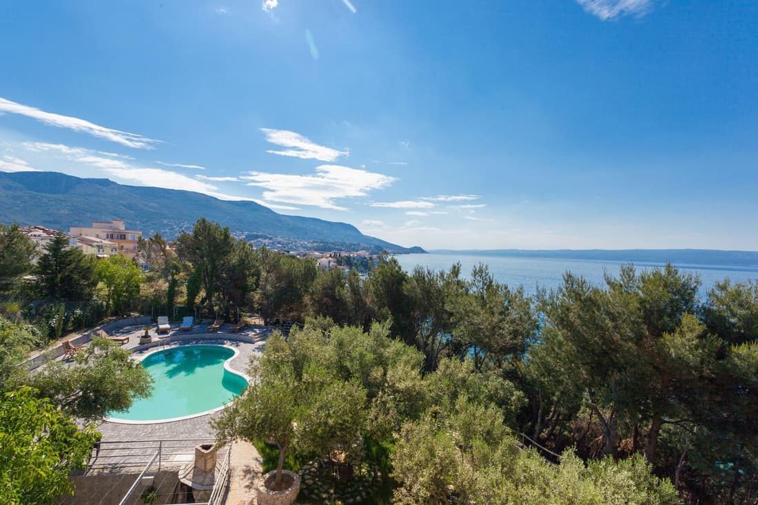 Ark Beach Hotel