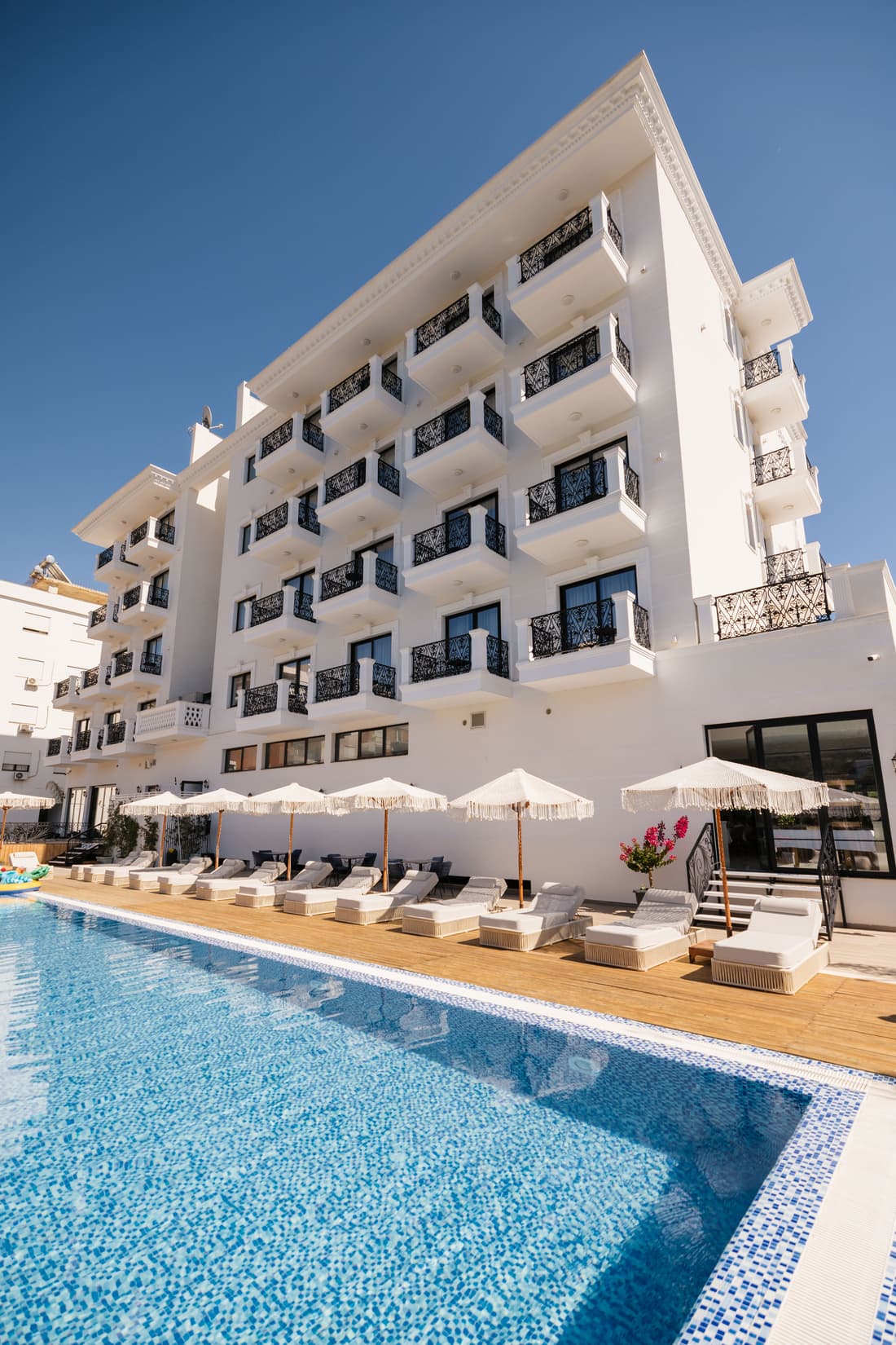 Chimaera Hotel