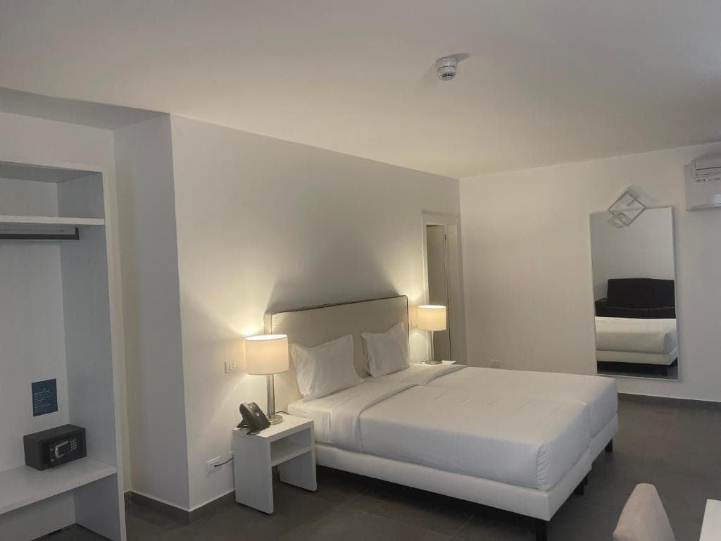 Oasis White Hotel