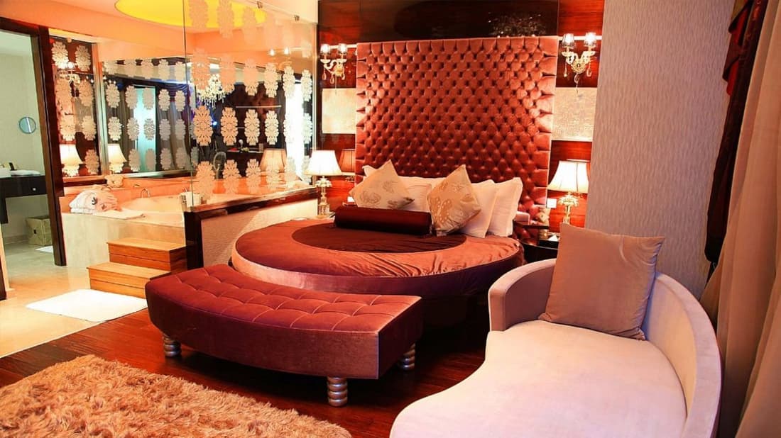 CRATOS PREMIUM HOTEL CASINO & SPA
