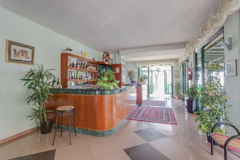 HOTEL EMILIA