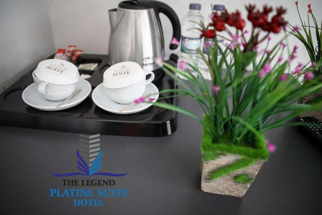 THE LEGEND PLATINE SUITE