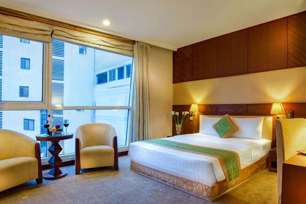 EMERALD HOTEL HANOI