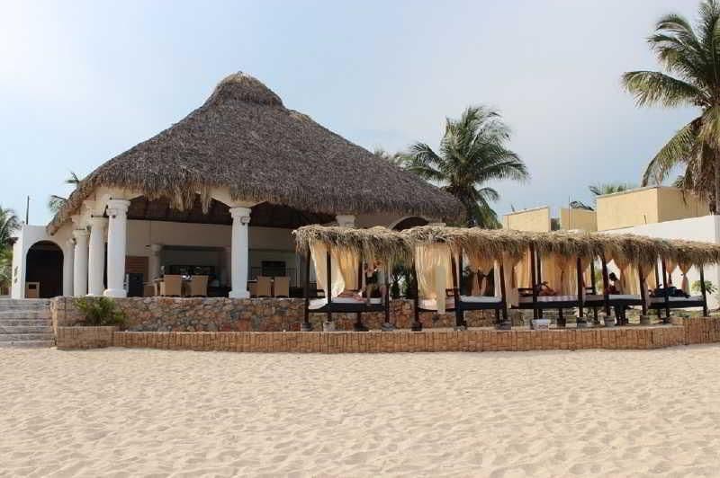 LA ISLA HUATULCO & BEACH CLUB