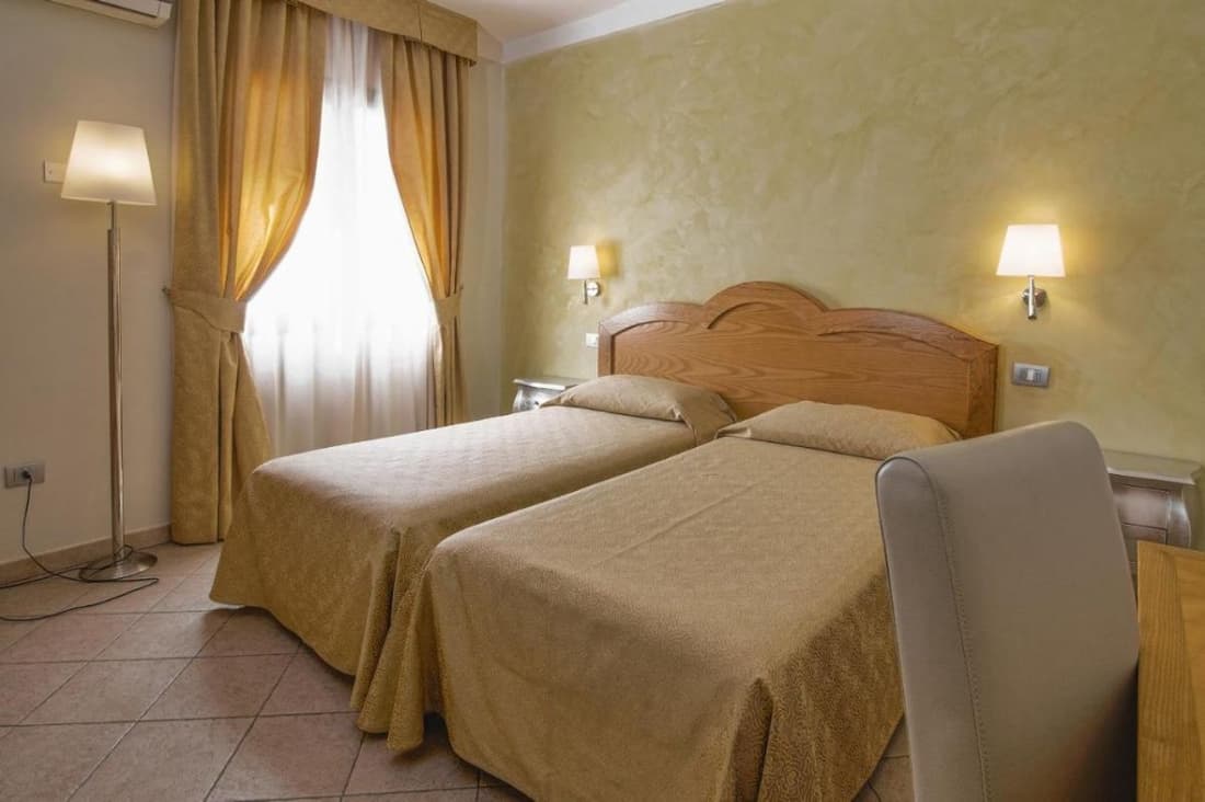 HOTEL LA PERLA