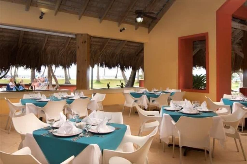 SELECT AT GRAND PARADISE SAMANA