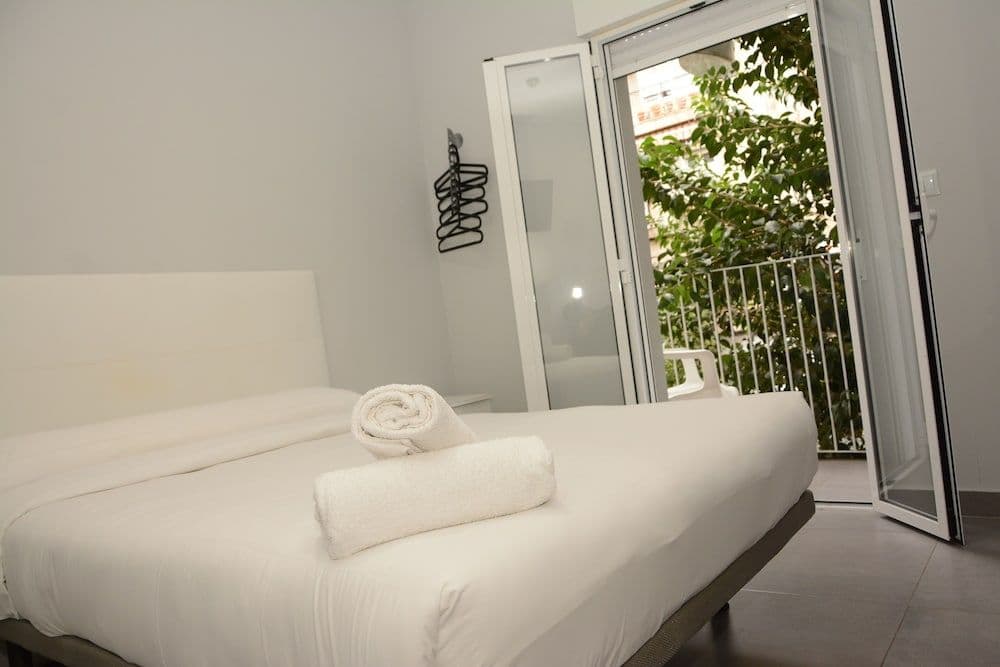 HOSTAL JIREH ALICANTE