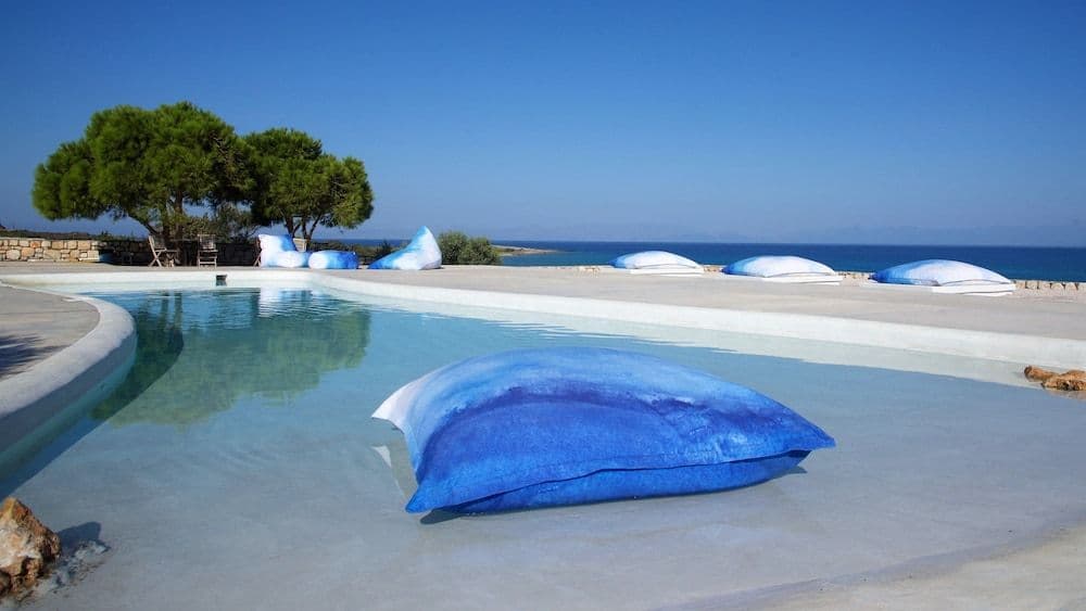 CAPARI SUITES