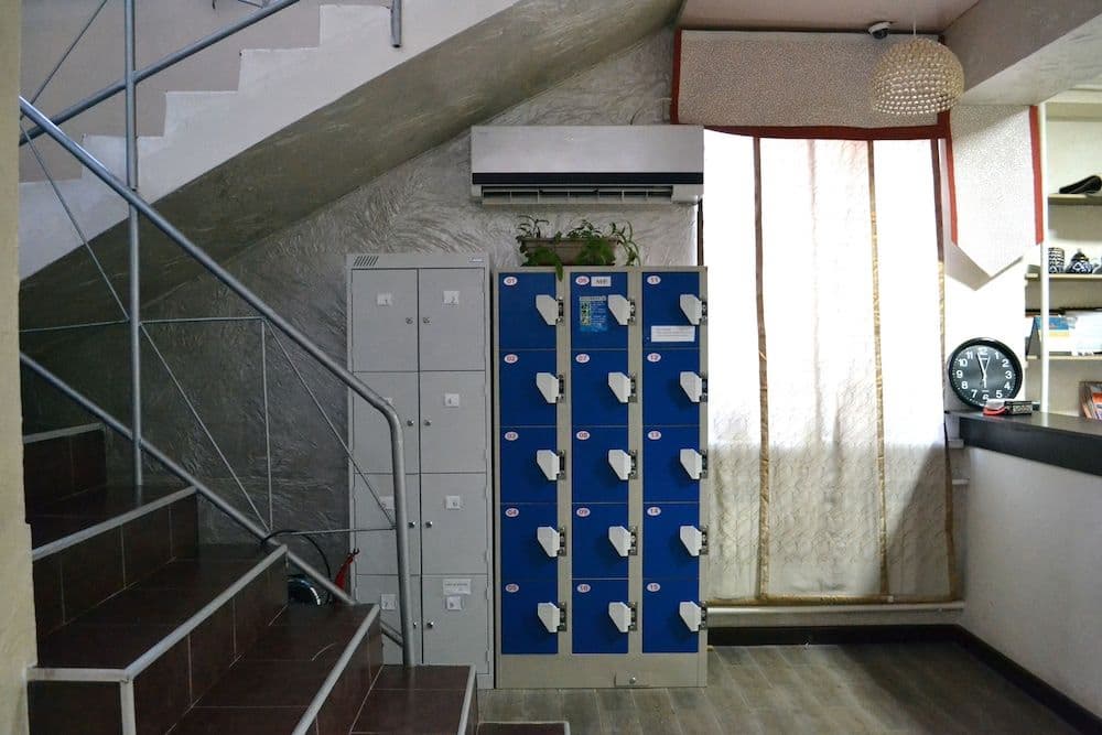 APPLE HOSTEL