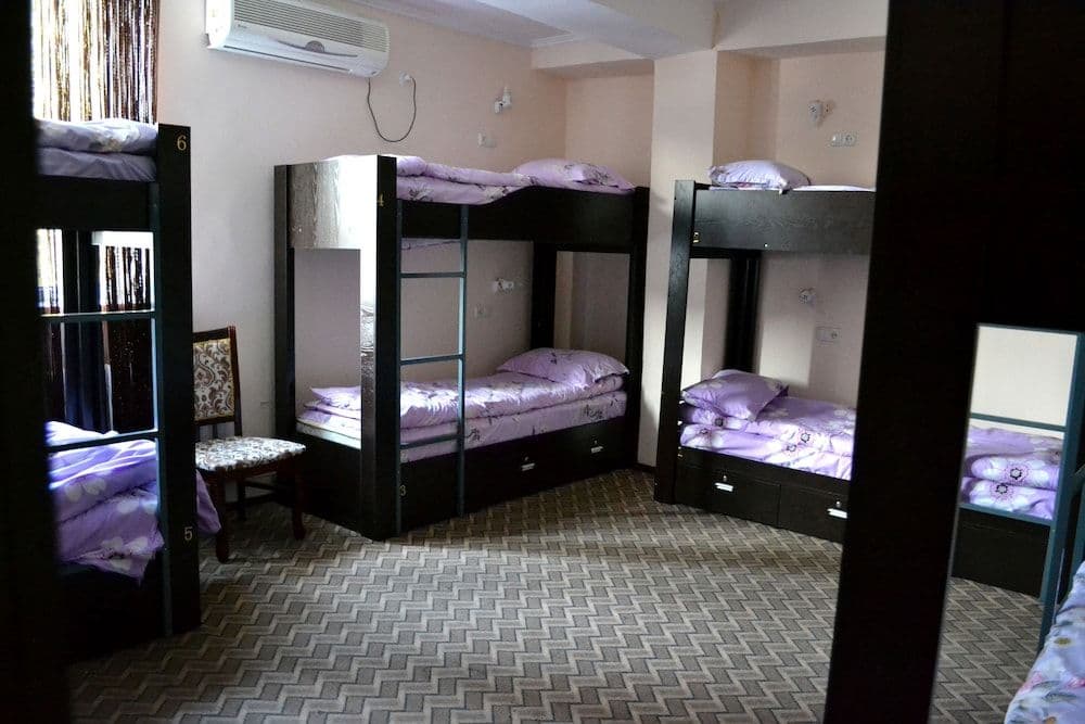 APPLE HOSTEL