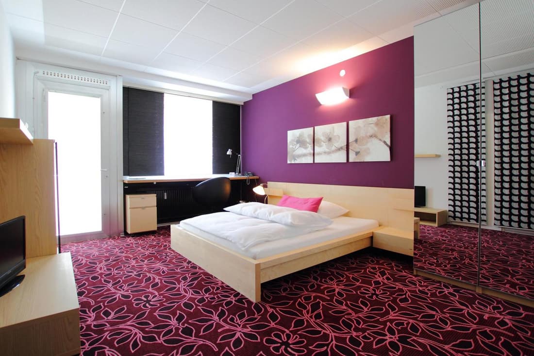 College Garden Hotel