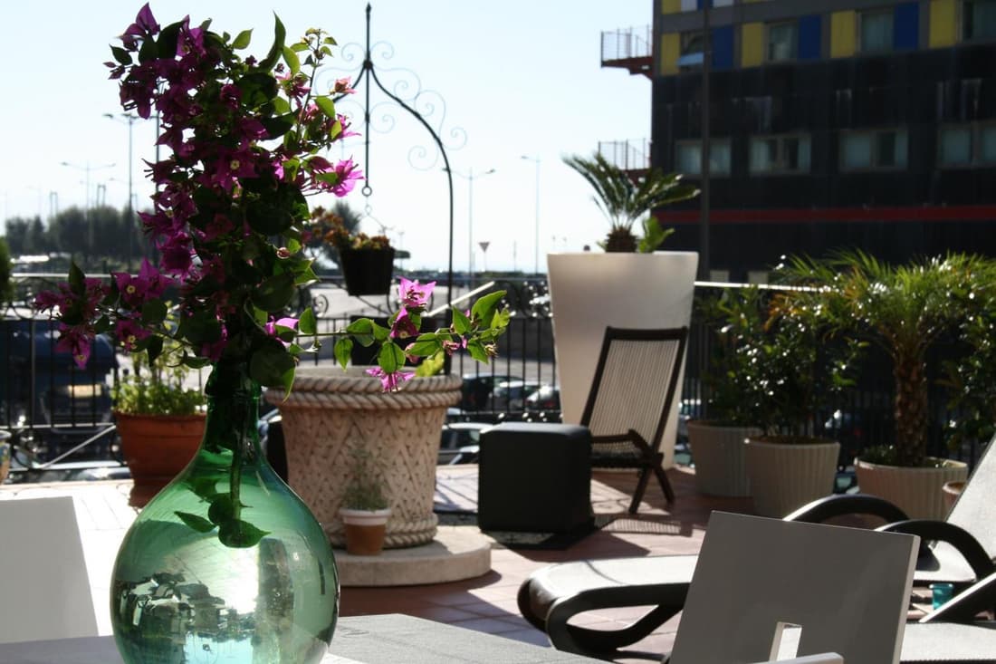 B&B Mini Hotel Incity-close train station and port-
