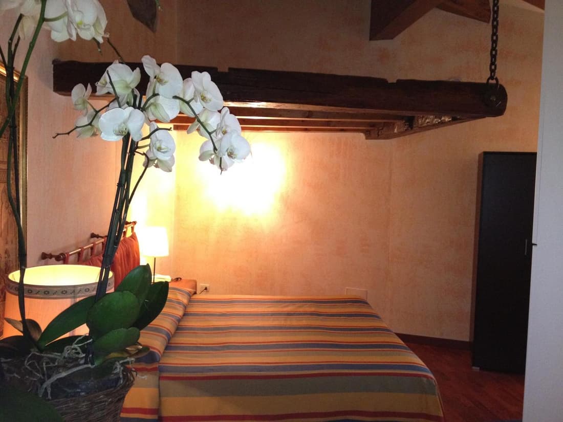 Intra Hotel