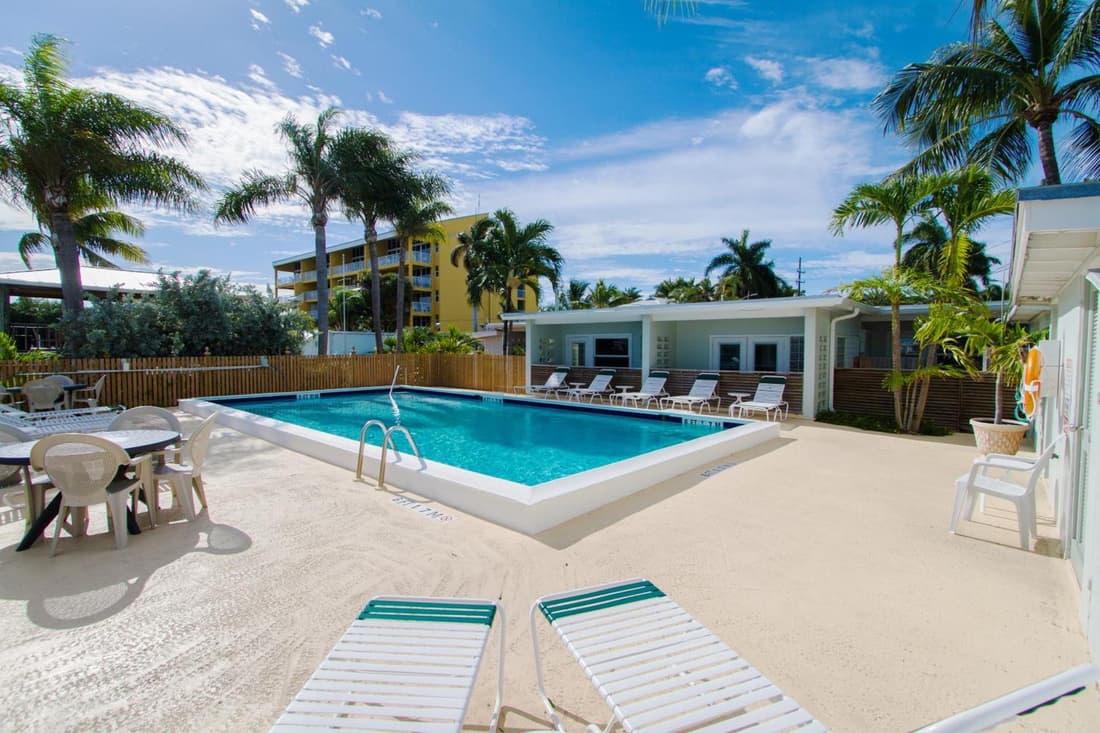 Harborside Motel & Marina