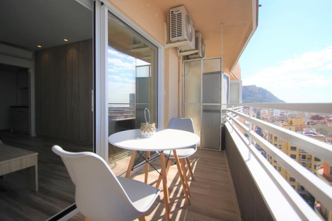 CasaTuris Estudio con vistas que enamoran en Centro de Alicante A119