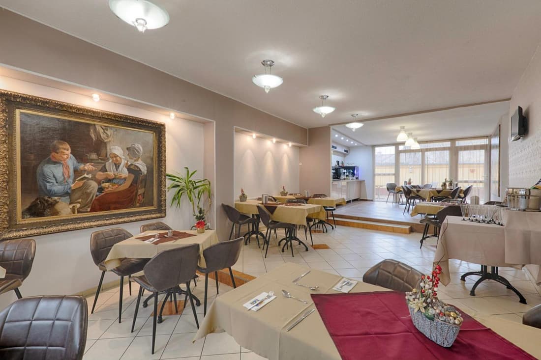 Triple M Hotel