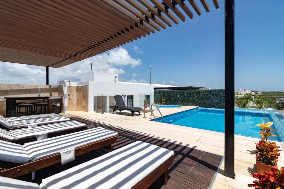 2BR Oasis w Rooftop Pool & Ocean View - Apartment
