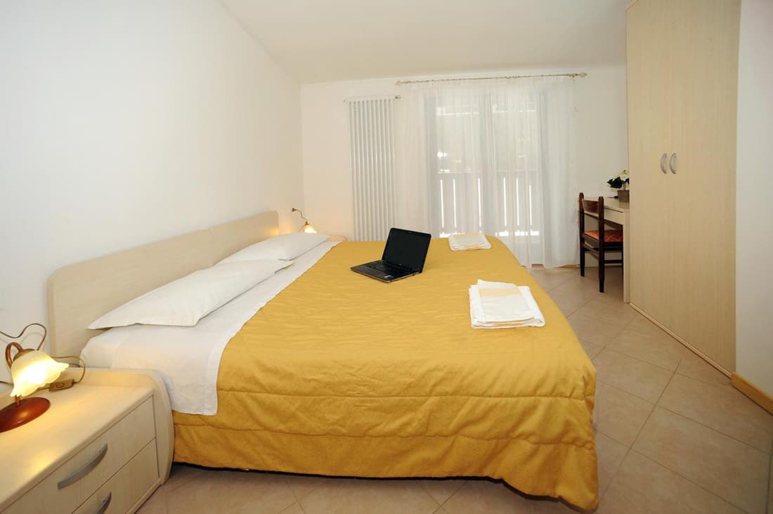 Hotel Bucaneve