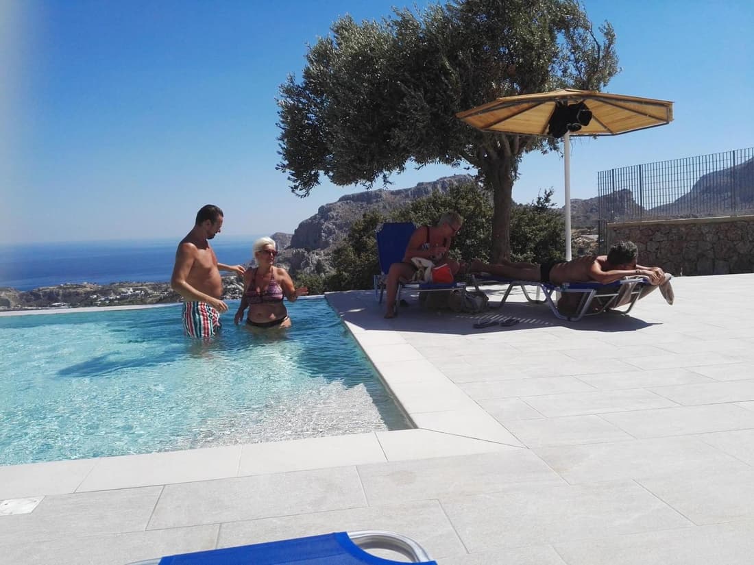 Bouganville Bed & Breakfast Stegna