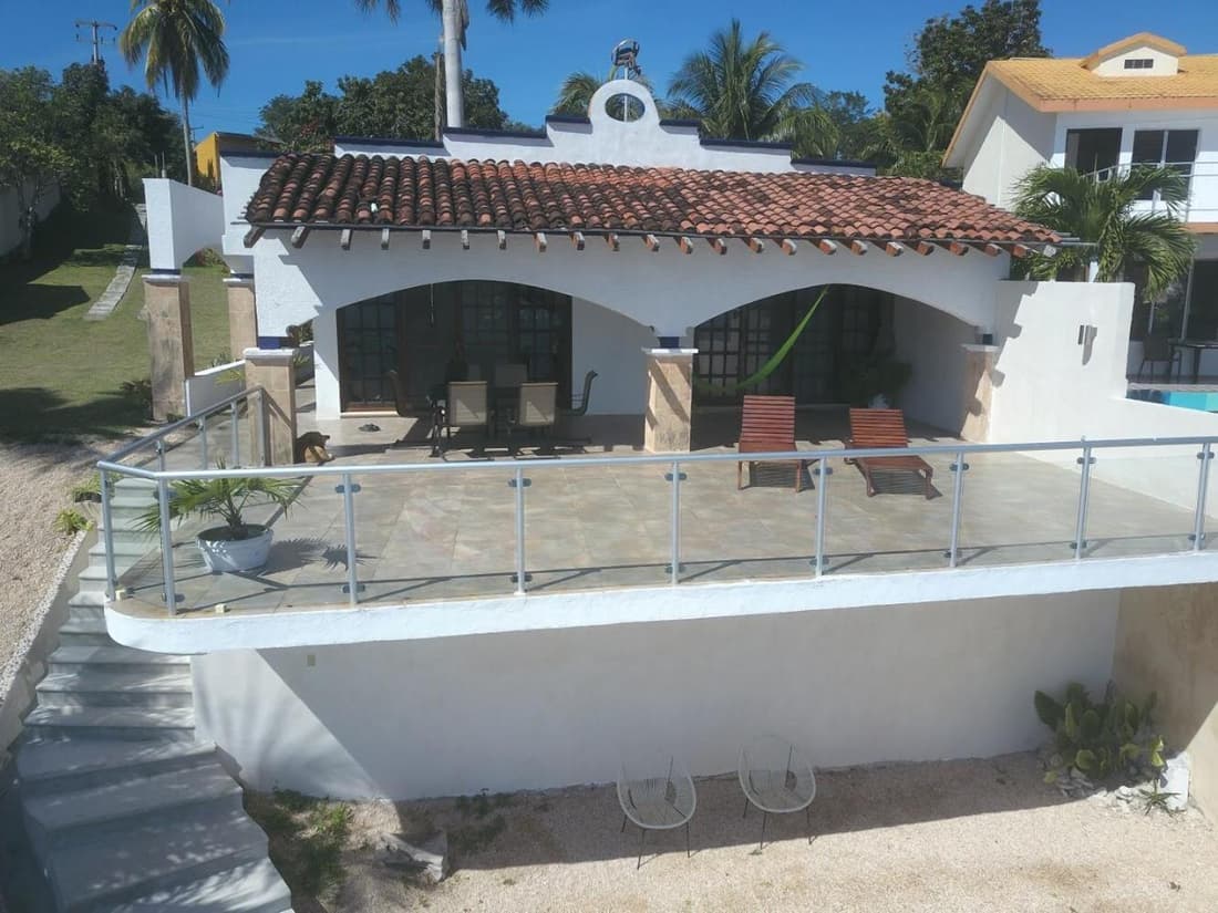 Costera 171 · Guest House