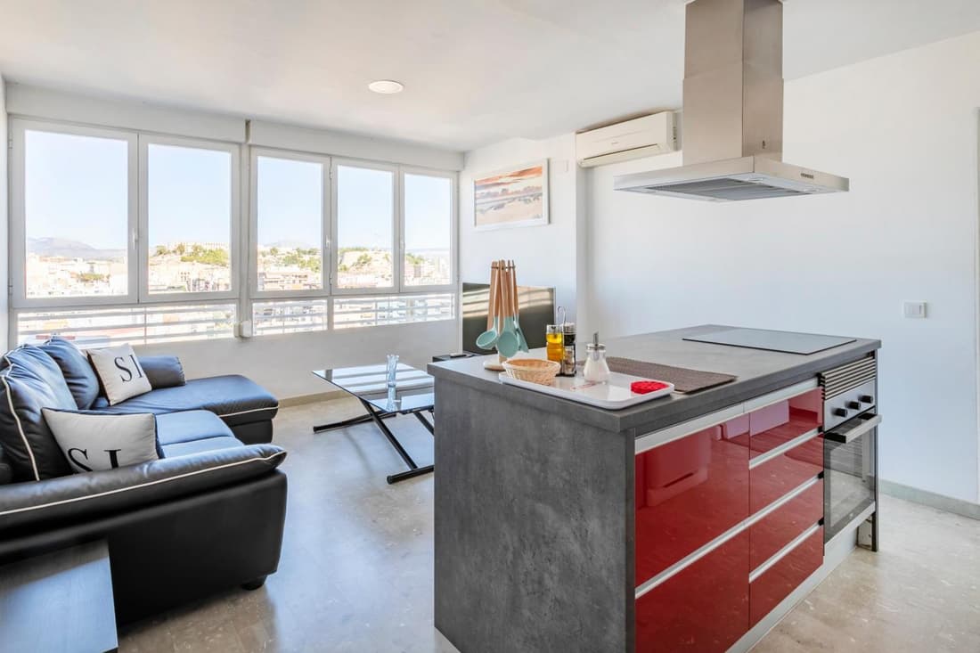 Beach Suite, city & mountain view
