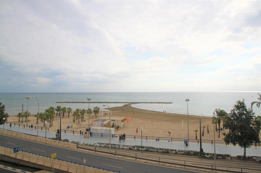 Apartamento CasaTuris con vistas a la playa del Postiguet A103