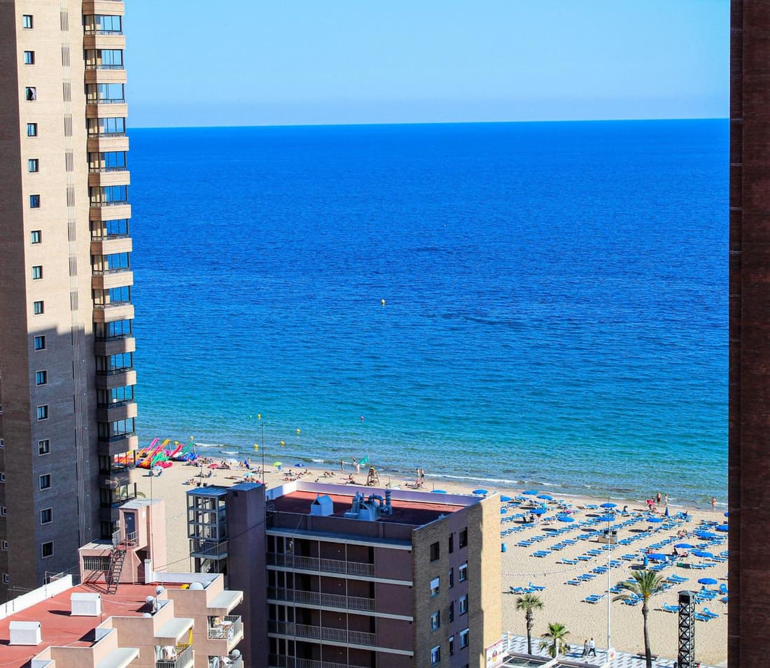 CABALLOS PREMIUM 16-F Levante Beach