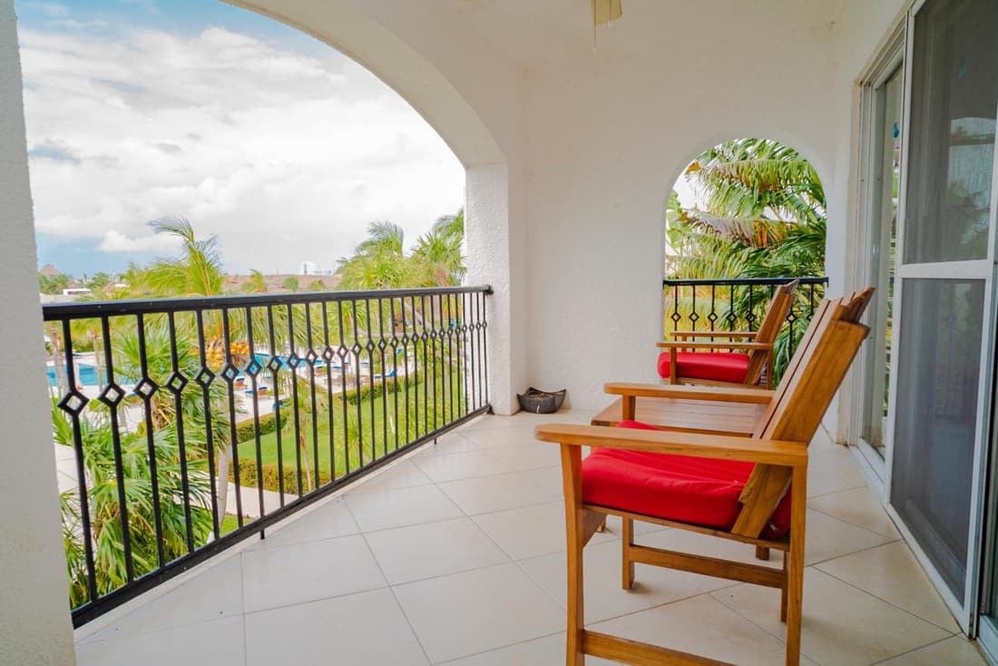 Oceanfront condo at voted best Cancun sandy beach