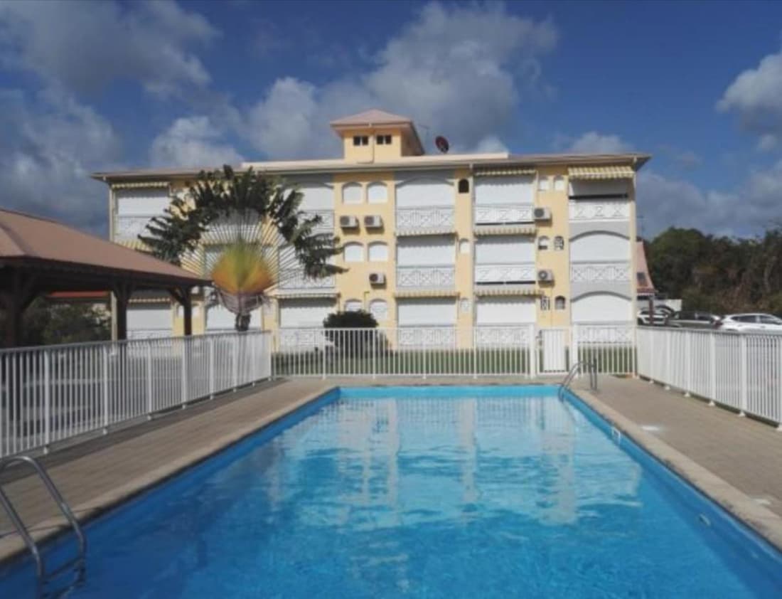 La Perle piscine et plage petite VUE MER