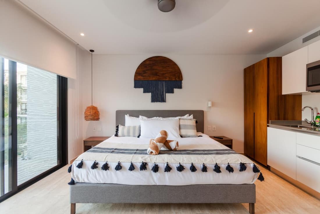 Your place in Town with Pool, coworking and gym located at Central Park Lagunas