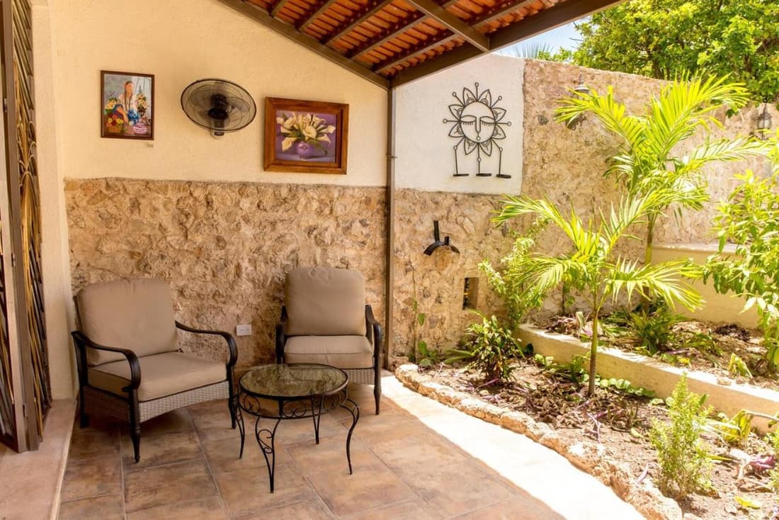 Casa Palmas by Majikal B&B