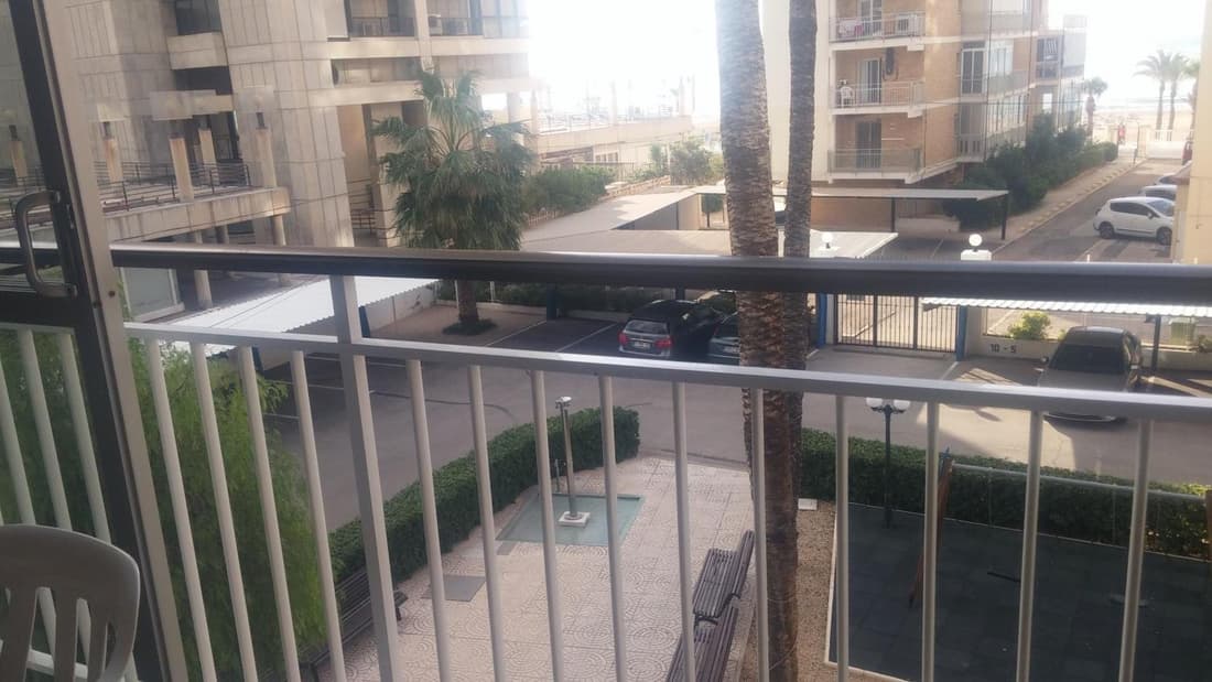 apartamento playa de Levante,parking, aire dos habitaciones y dos baños vistas playa y jardin