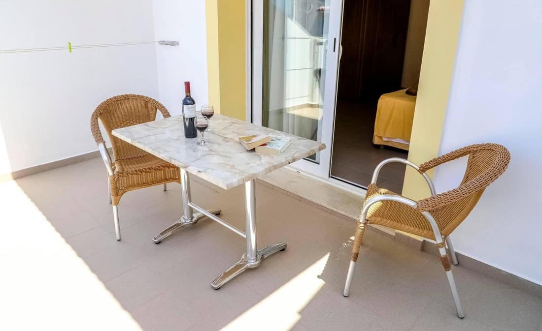 Coloma Apartments Pefkos