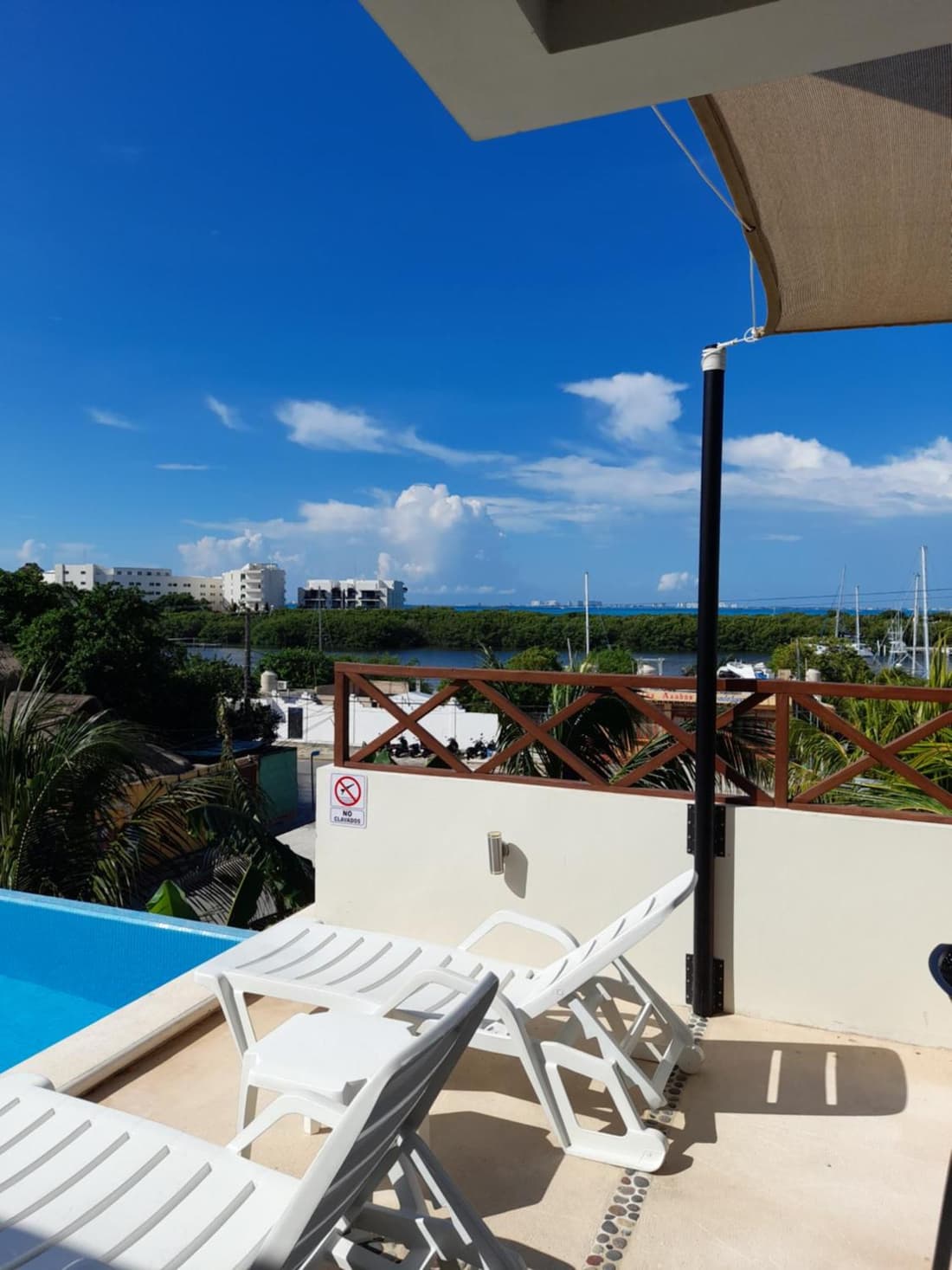 Casa Linda Isla-Room Palmera-Shared Pool