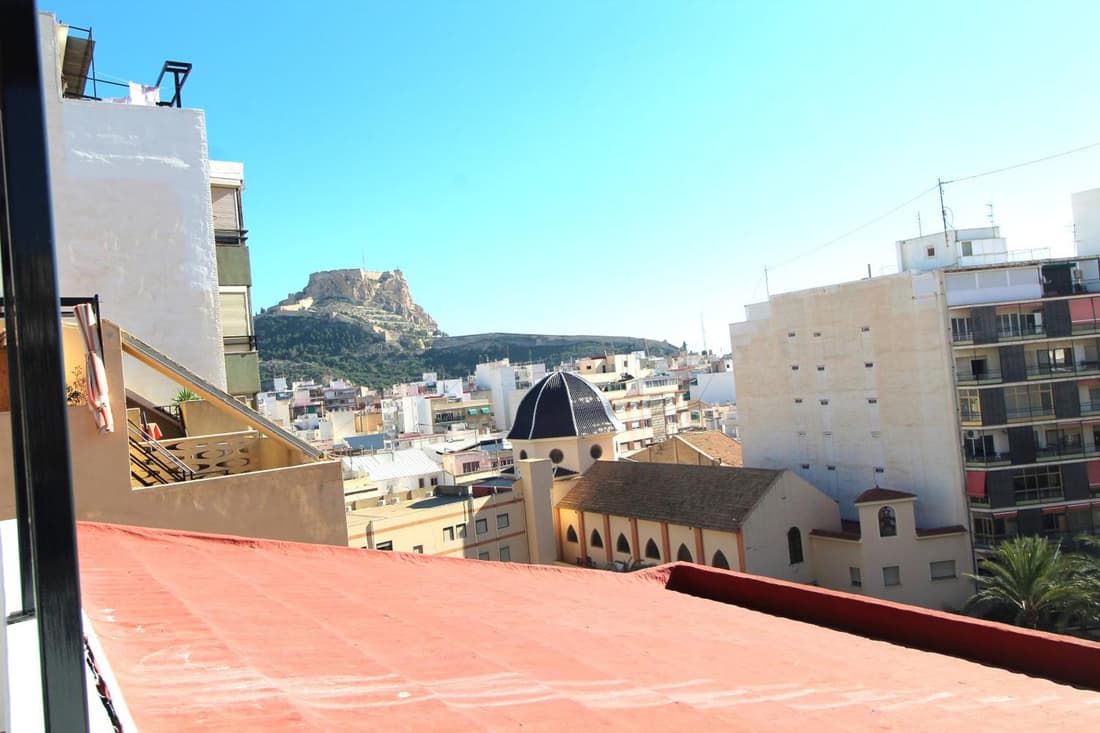 Atico loft de lujo con terraza espectacular y vista a los 2 castillos
