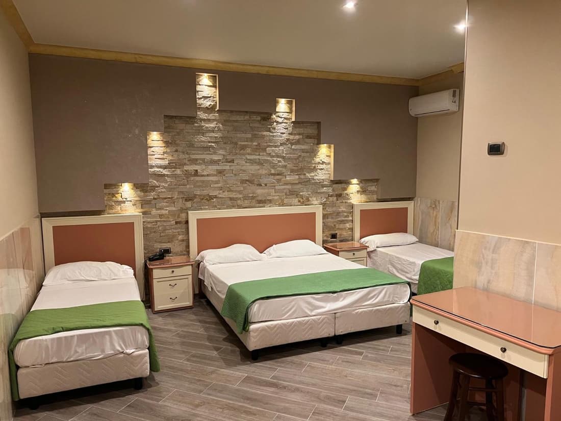 Hotel Iris
