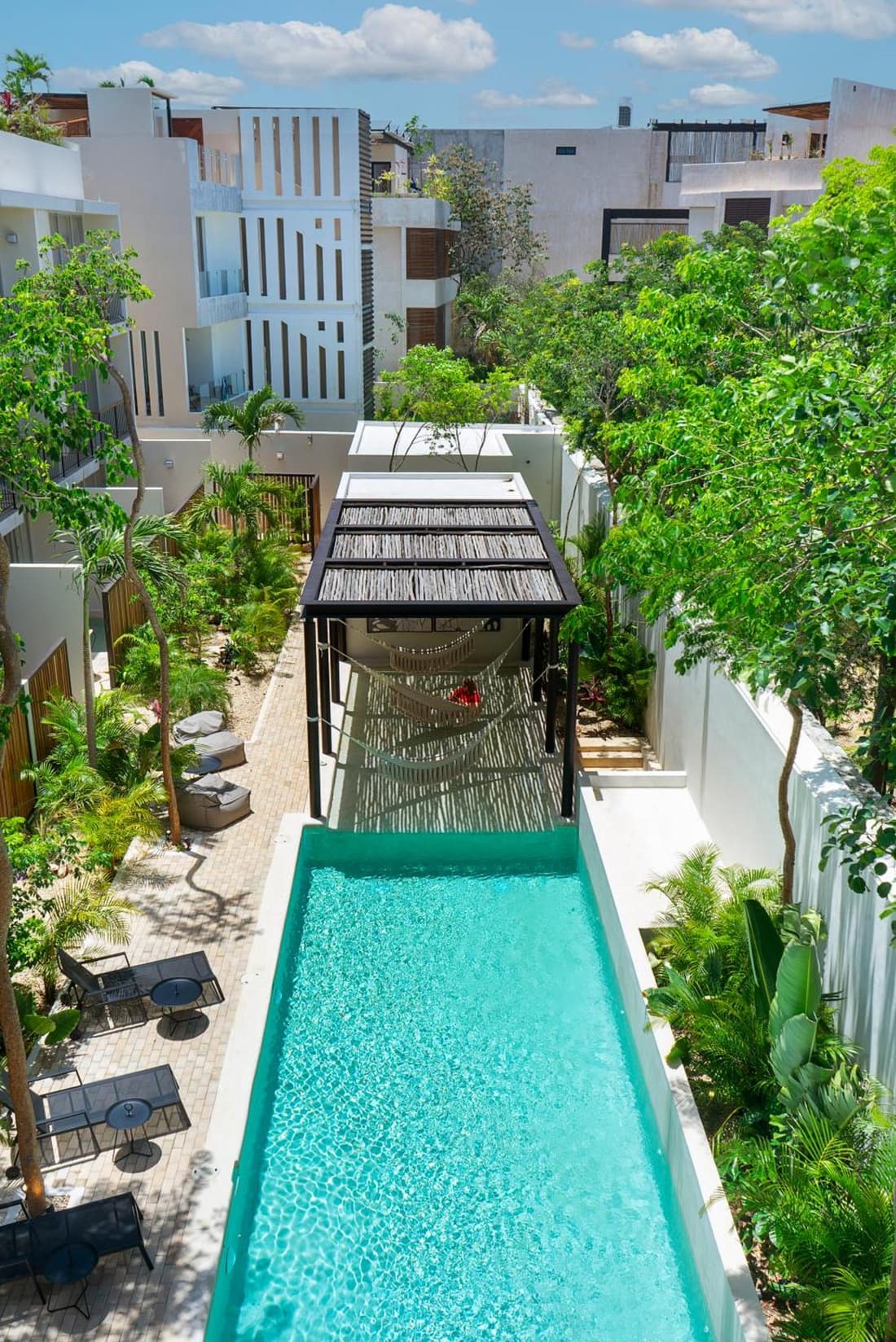 Premium Studio with Direct Pool Access Near Calle 7
